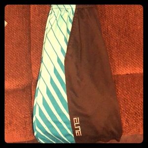 Medium Nike Elite basketball shorts